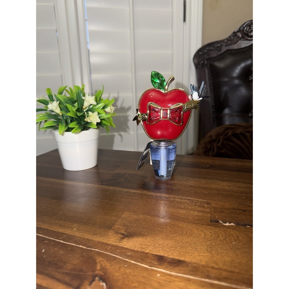 Bath and Body Works Disney Princess SNOW WHITE Nightlight Wallflower Plug